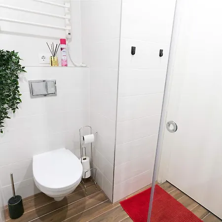 Cozy On Veerenni St, Garden Views. * Таллин