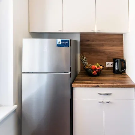 Апартаменты Cozy On Veerenni St, Garden Views. Таллин