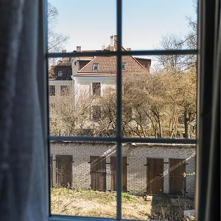 Апартаменты Cozy On Veerenni St, Garden Views.