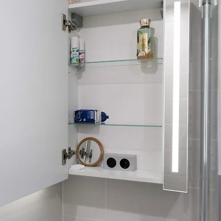 Cozy On Veerenni St, Garden Views. * Таллин