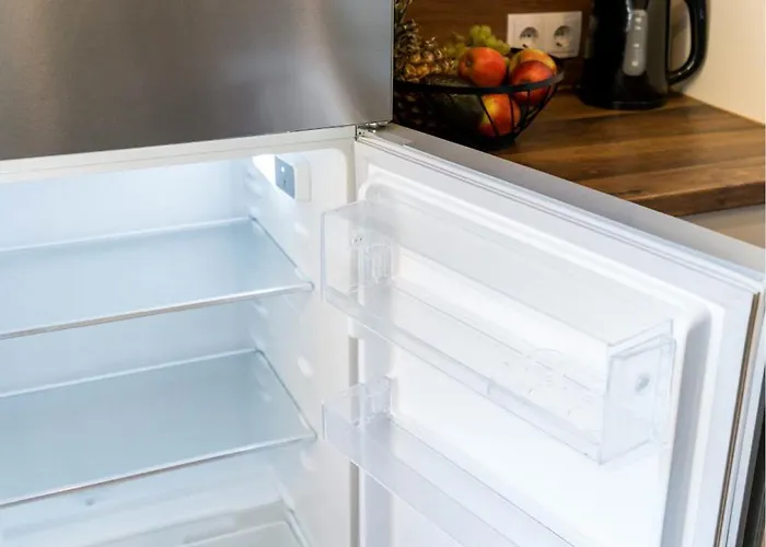 Cozy On Veerenni St, Garden Views. Korter